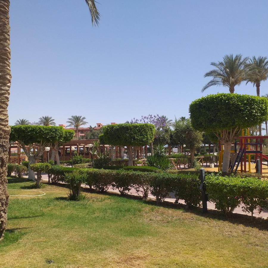 شاليه فرش فندقي بقرية بالميرا بيتش العين السخنه للعائلات Ain Sukhna Esterno foto