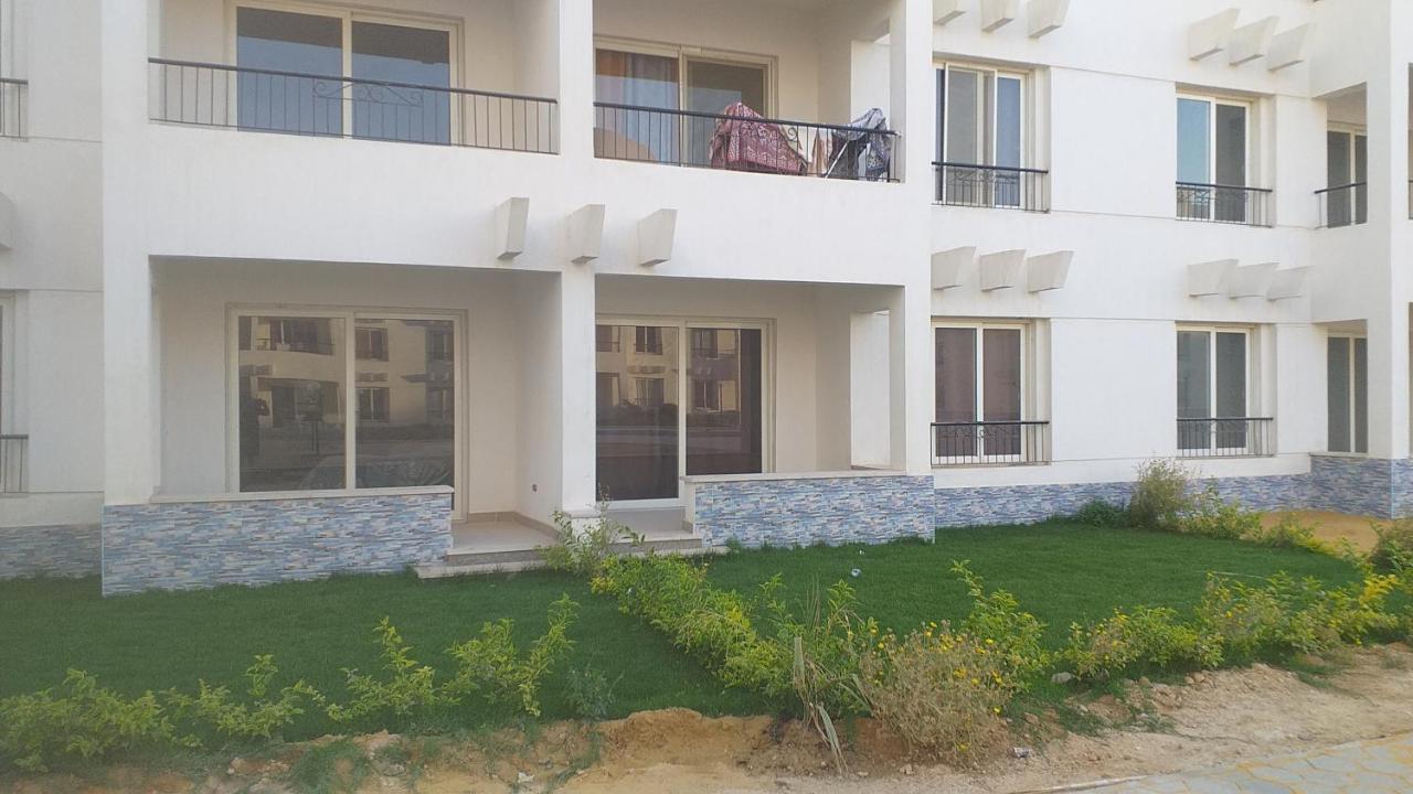 شاليه فرش فندقي بقرية بالميرا بيتش العين السخنه للعائلات Ain Sukhna Esterno foto