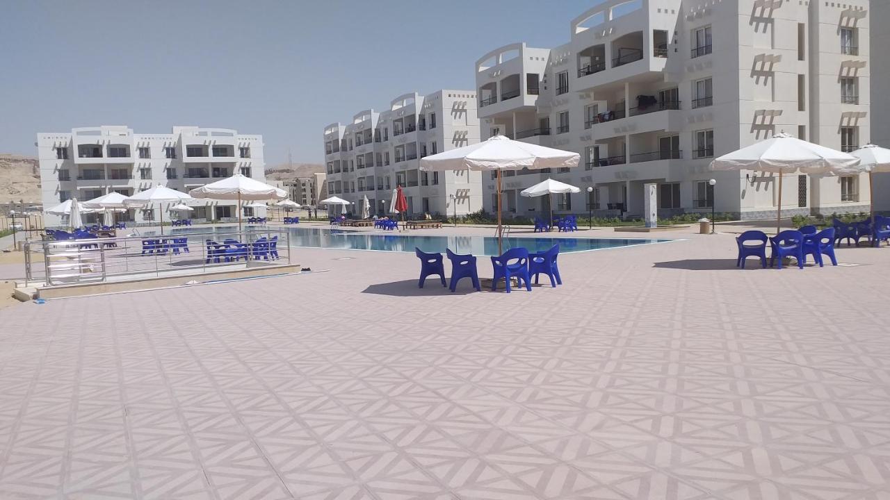 شاليه فرش فندقي بقرية بالميرا بيتش العين السخنه للعائلات Ain Sukhna Esterno foto