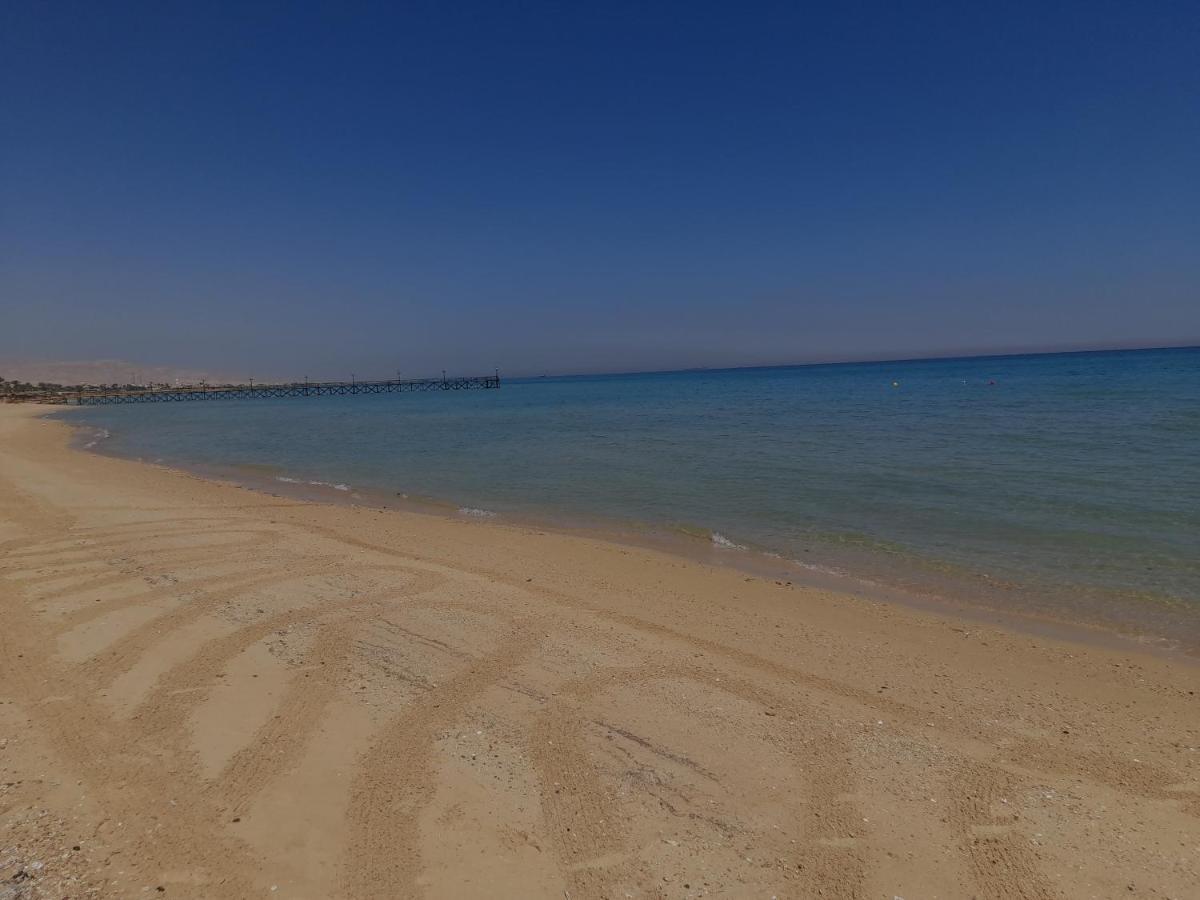 شاليه فرش فندقي بقرية بالميرا بيتش العين السخنه للعائلات Ain Sukhna Esterno foto