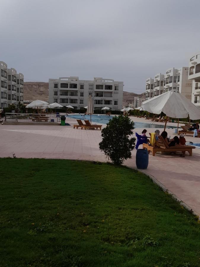 شاليه فرش فندقي بقرية بالميرا بيتش العين السخنه للعائلات Ain Sukhna Esterno foto